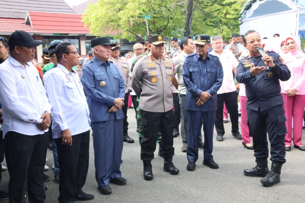 Dalam Rangka Memperingati Hari Buruh Internasional, Tim Biddokkes Polda Kalsel Melaksanakan Giat Baktikes Donor Darah dan Cek Kesehatan Gratis kepada Ojek Online serta Masyarakat Umum